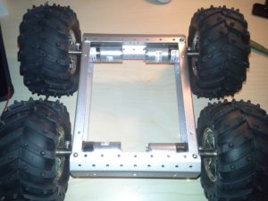 4WD Aluminium Mobile Robot Platform Bild 16: Fertig montierte Reifen